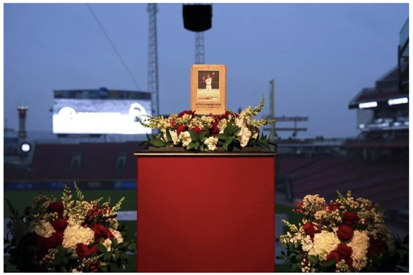 ¡REDS REALIZAN FUNERAL DE 14 HORAS EN HONOR A PETE ROSE!