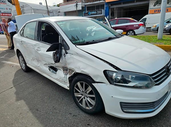 ¡SE DAN UN TRANCAZO EN LA AVENIDA MIGUEL ALEMÁN!