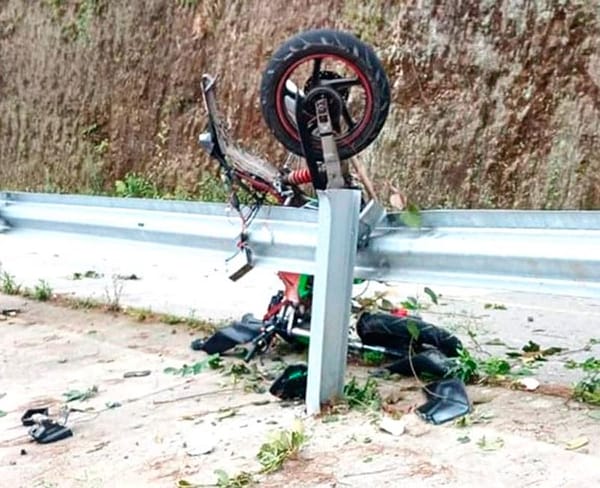 ¡SE VA AL CIELO EN  MOTOCICLETAZO!