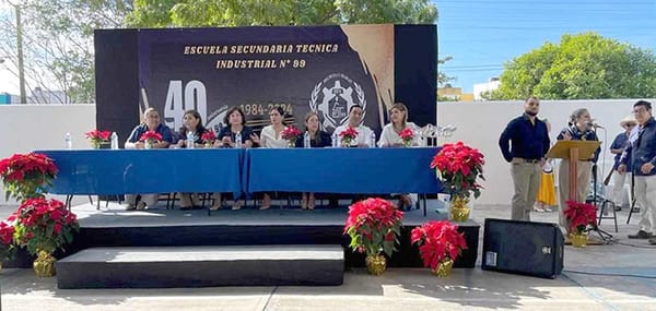 RECONOCEN A DOCENTES JUBILADOS