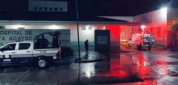 ¡DOBLE ASESINATO EN ACAYUCAN! - EN EL ATAQUE ARMADO MURIERON DOS PRIMOS EN LA TIENDA “LA PASADITA”