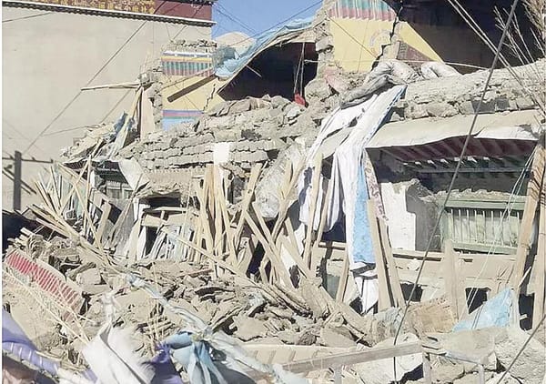 ¡SUMAN 126 MUERTOS POR TERREMOTO EN EL TIBET!