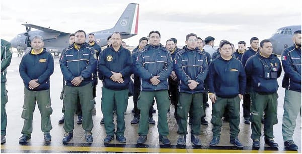 ¡LLEGA EQUIPO MEXICANO A CALIFORNIA PARA COMBATIR LOS INCENDIOS!