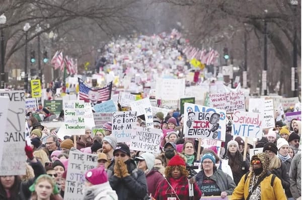 ¡PROTESTAN EN WASHINGTON CONTRA INVESTIDURA DE TRUMP!