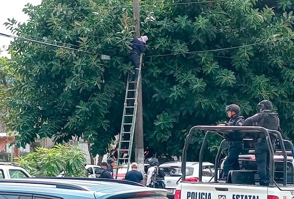 ¡RETIRAN CÁMARAS DE VIGILANCIA UTILIZADAS POR LA DELINCUENCIA ORGANIZADA EN COATZACOALCOS!