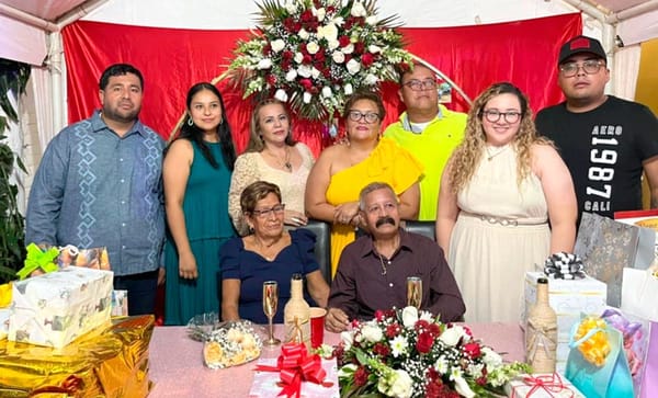 CELEBRAN SUS BODAS DE ORO MARI CARMEN Y MIGUEL